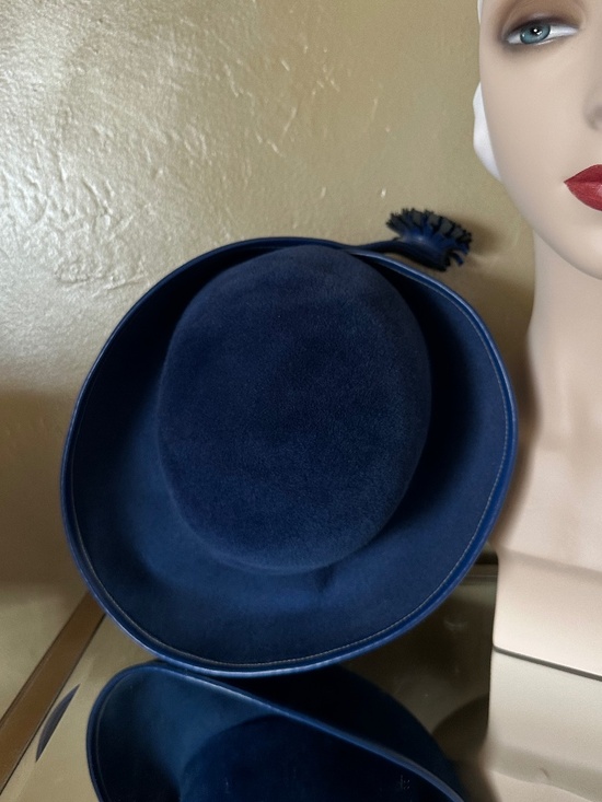 MOD 1960s\' NAVY VELOUR FELT HAT + VINYL EDGING & BACK STRIPS & \